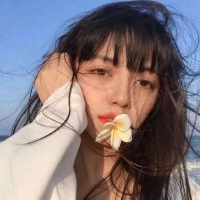 擅自打开飞机应急舱门，要负什么责任？（新闻看法）